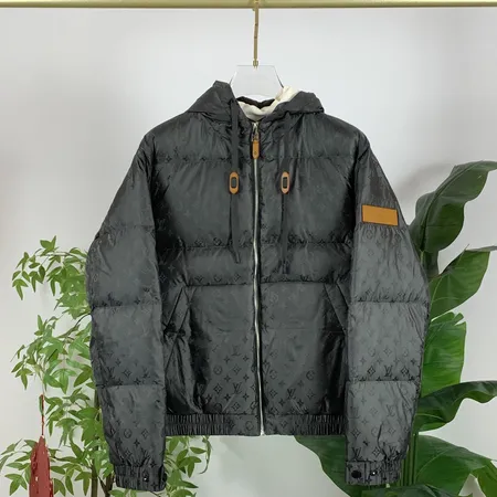 ルイヴィトン ダウンジャケット