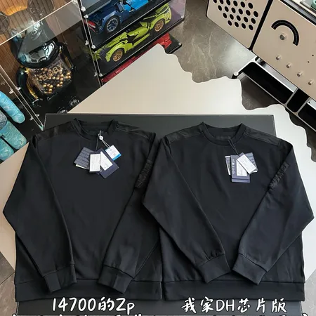 プラダ パーカー