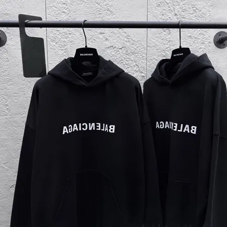 バレンシアガ パーカー