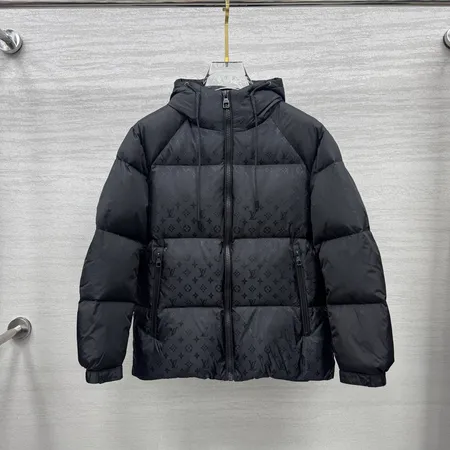 ルイヴィトン ダウンジャケット