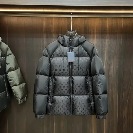 ルイヴィトン ダウンジャケット