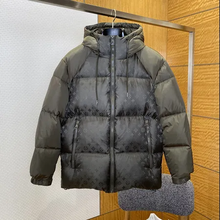 ルイヴィトン ダウンジャケット