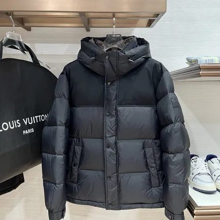 ルイヴィトン ダウンジャケット