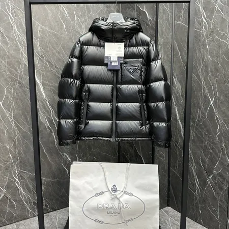 プラダ ダウンジャケット