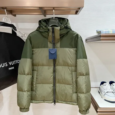 エルメス ダウンジャケット