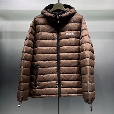 ステューシー ダウンジャケット