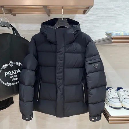 プラダ ダウンジャケット