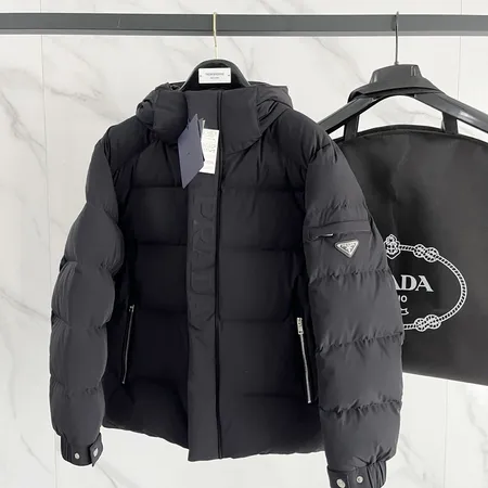 プラダ ダウンジャケット
