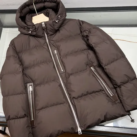 ルイヴィトン ダウンジャケット