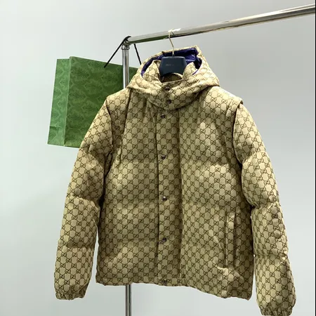 グッチ ダウンジャケット