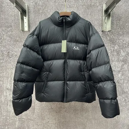 バレンシアガ ダウンジャケット