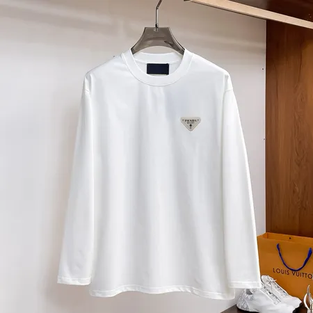 プラダ Tシャツ