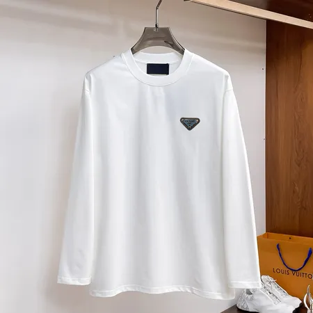 プラダ Tシャツ