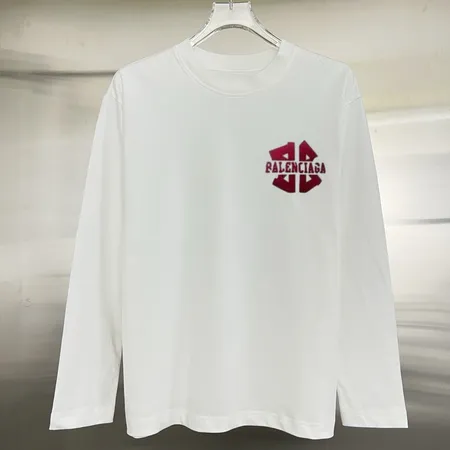 バレンシアガ Tシャツ