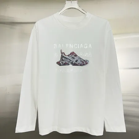 バレンシアガ Tシャツ