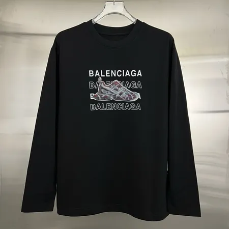 バレンシアガ Tシャツ