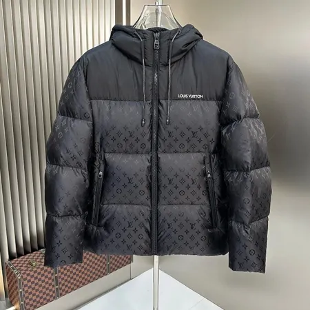 ルイヴィトン ダウンジャケット