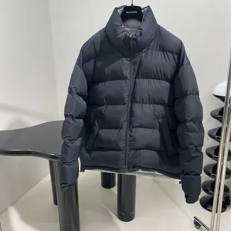 セリーヌ ダウンジャケット