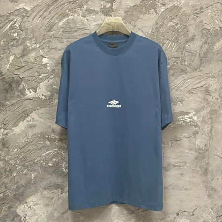 バレンシアガ Tシャツ