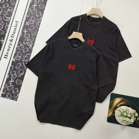 バレンシアガ Tシャツ