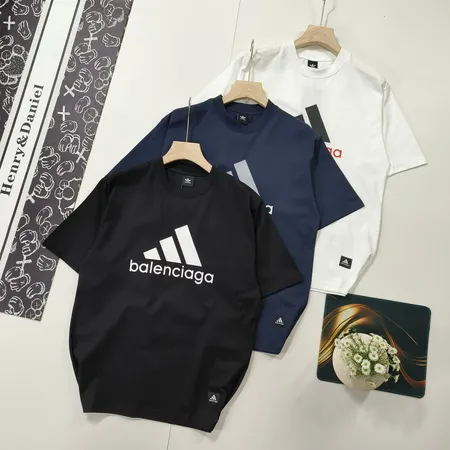 バレンシアガ Tシャツ