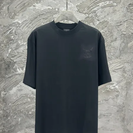 バレンシアガ Tシャツ