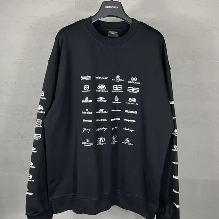 バレンシアガ パーカー