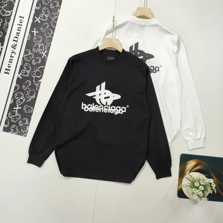 バレンシアガ パーカー