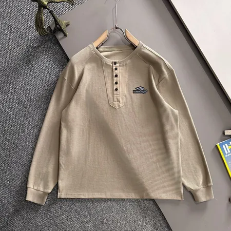 バレンシアガ パーカー