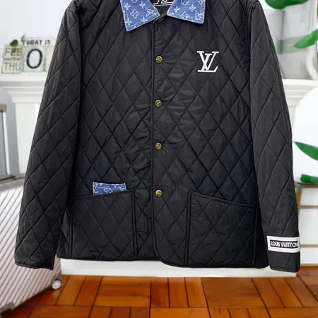 ルイヴィトン ダウンジャケット
