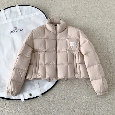 ステューシー ダウンジャケット