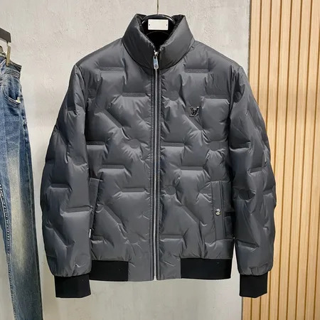 ルイヴィトン ダウンジャケット