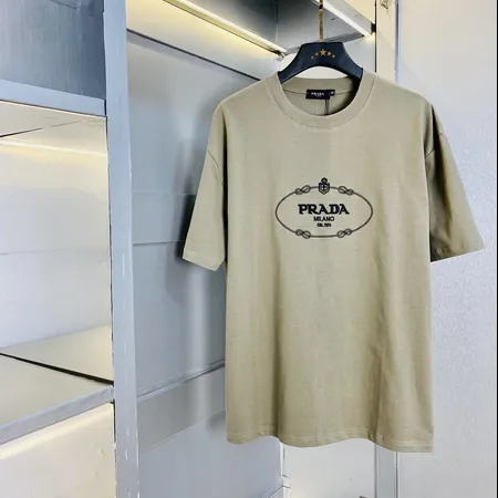 プラダ Tシャツ