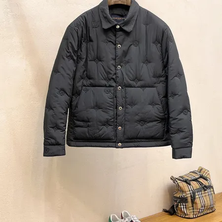 ルイヴィトン ダウンジャケット