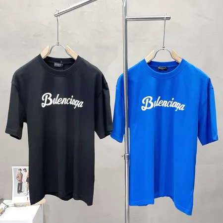 バレンシアガ Tシャツ