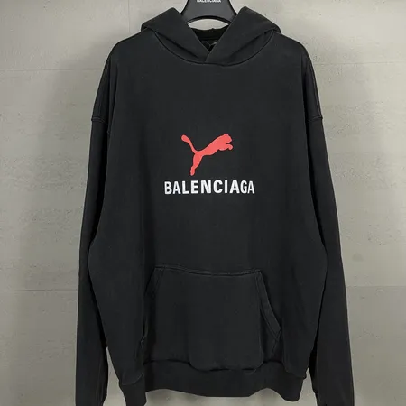 バレンシアガ パーカー