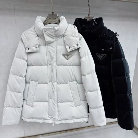プラダ ダウンジャケット