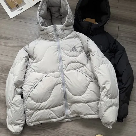 アディダス ダウンジャケット