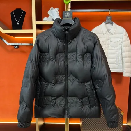 ルイヴィトン ダウンジャケット