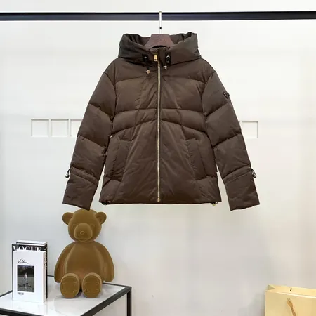 プラダ ダウンジャケット