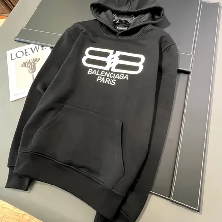 バレンシアガ パーカー