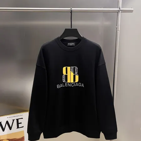 バレンシアガ パーカー