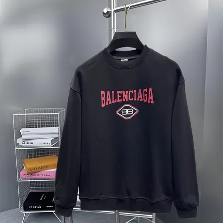 バレンシアガ パーカー