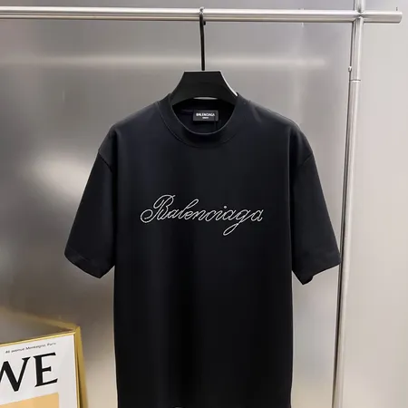 バレンシアガ Tシャツ