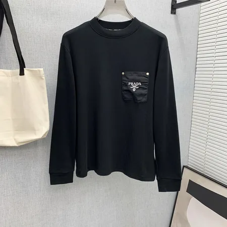 プラダ Tシャツ