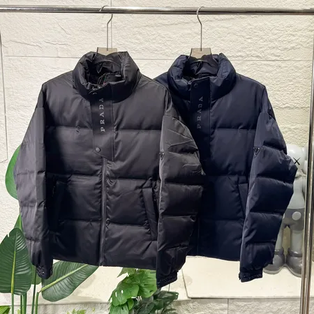 プラダ ダウンジャケット