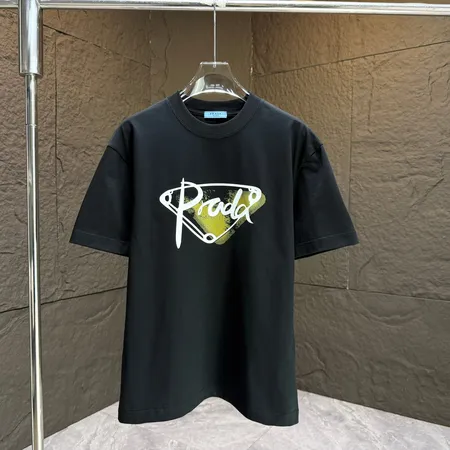 プラダ Tシャツ