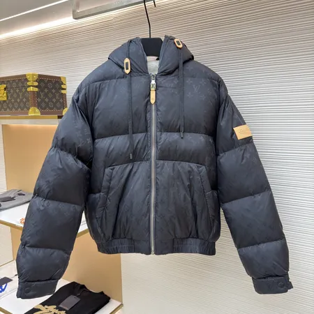 ルイヴィトン ダウンジャケット
