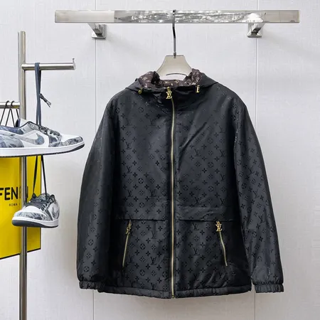 ルイヴィトン ダウンジャケット