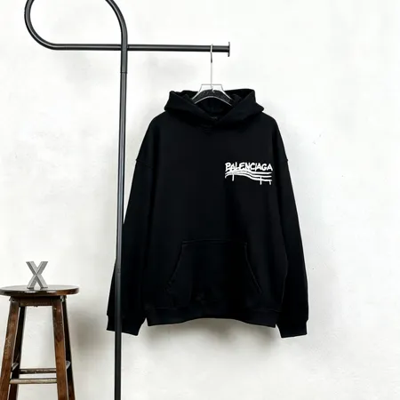 バレンシアガ パーカー